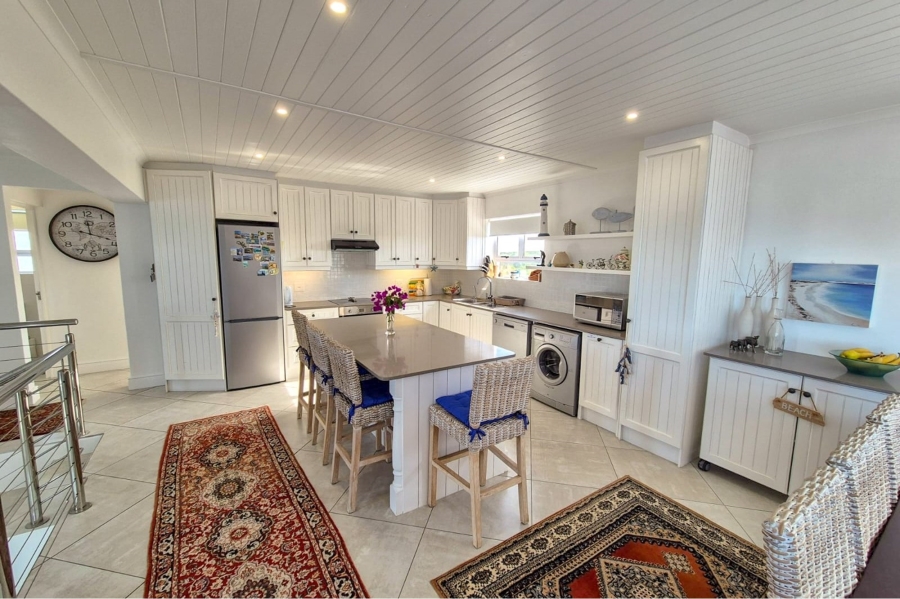 4 Bedroom Property for Sale in Oceanview Heights Western Cape